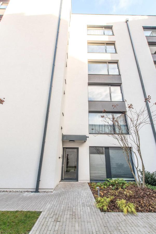 Quiet & New Near Center With Garage Praga