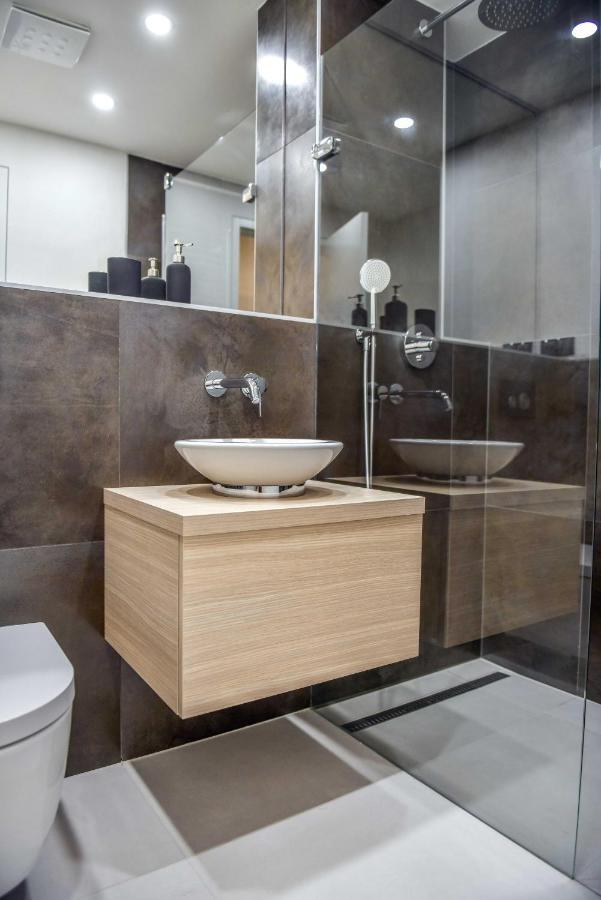 Quiet & New Near Center With Garage * Praag
